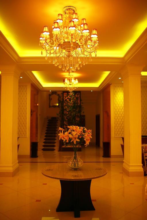 Camelot Hotel Alappuzha Exterior photo